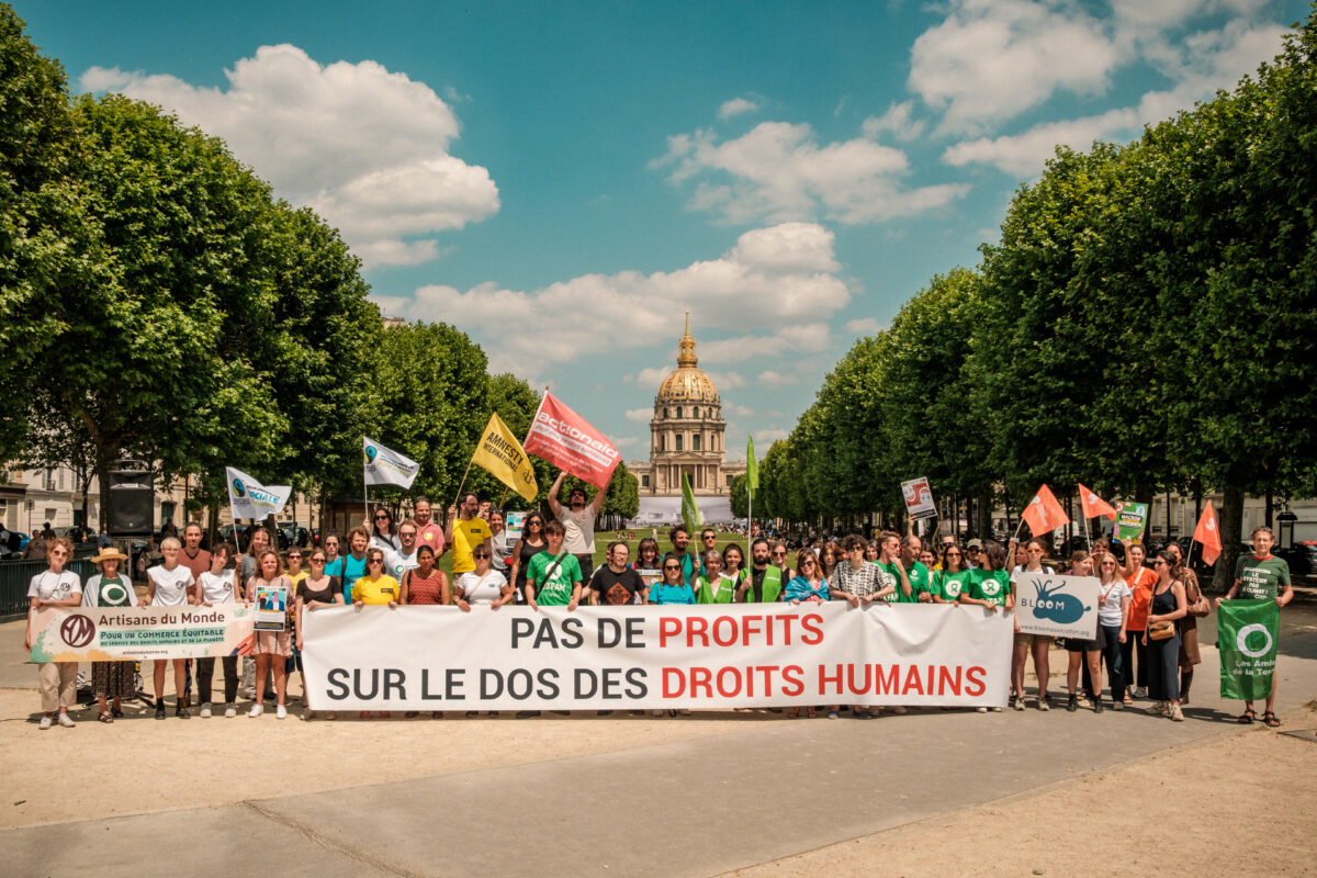 Les associations dénoncent l’abandon des droits environnementaux par la France